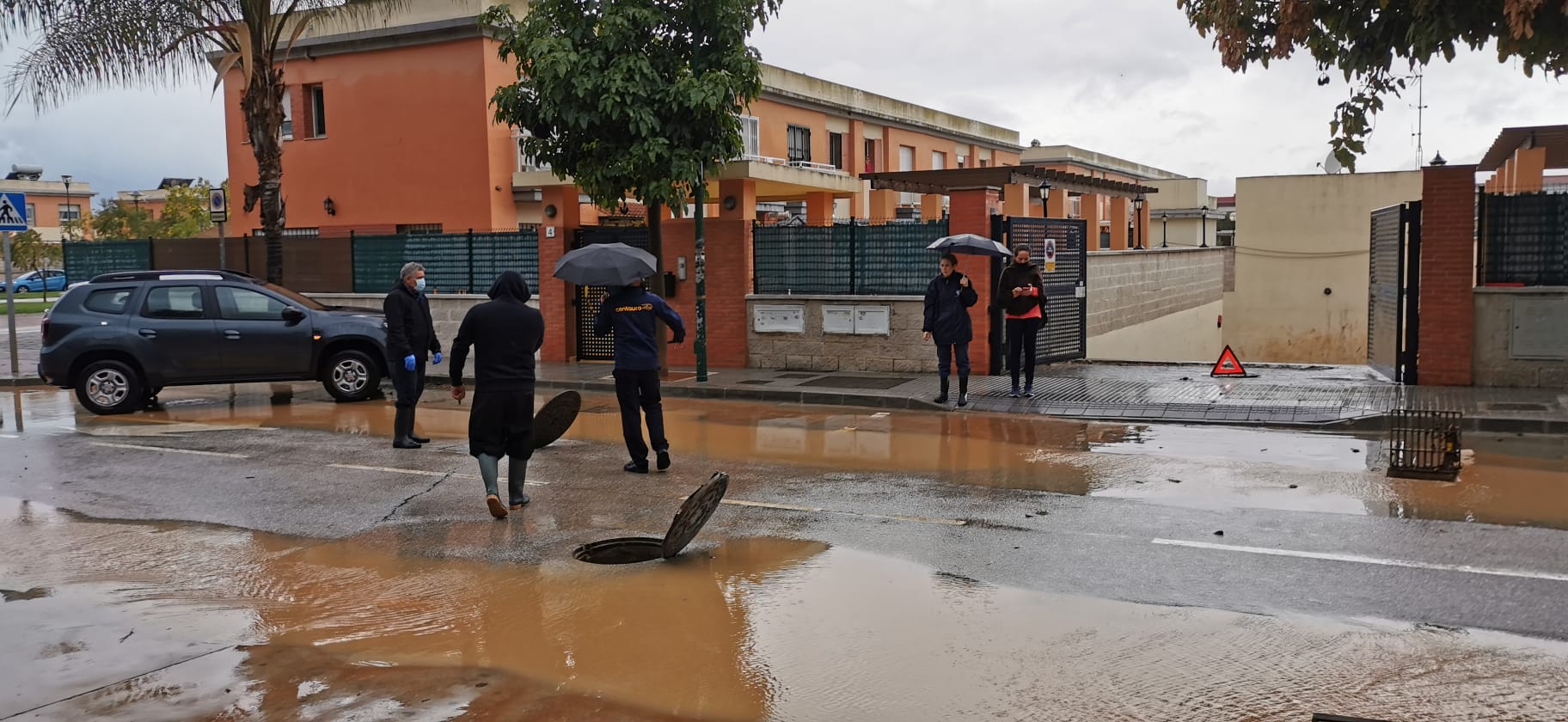 Bomberos y Protección Civil intervienen por pequeñas inundaciones en Campanillas