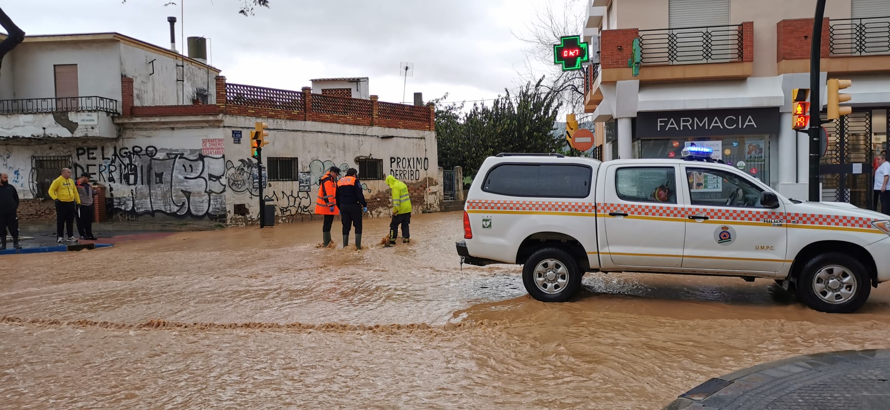 Bomberos y Protección Civil intervienen por pequeñas inundaciones en Campanillas