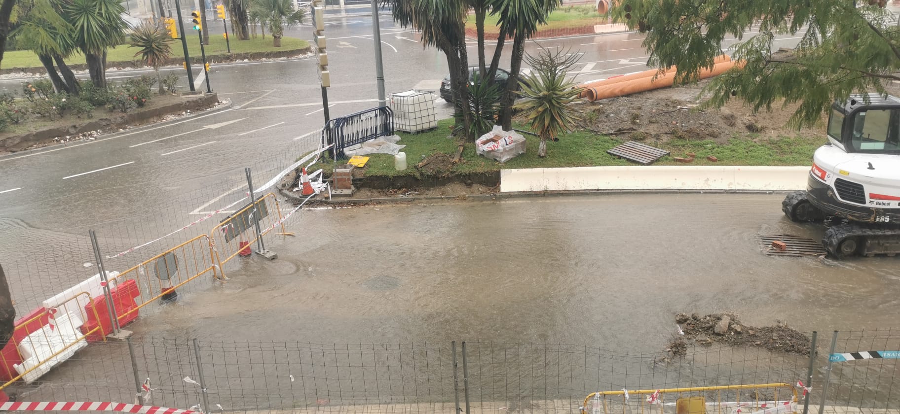 Bomberos y Protección Civil intervienen por pequeñas inundaciones en Campanillas