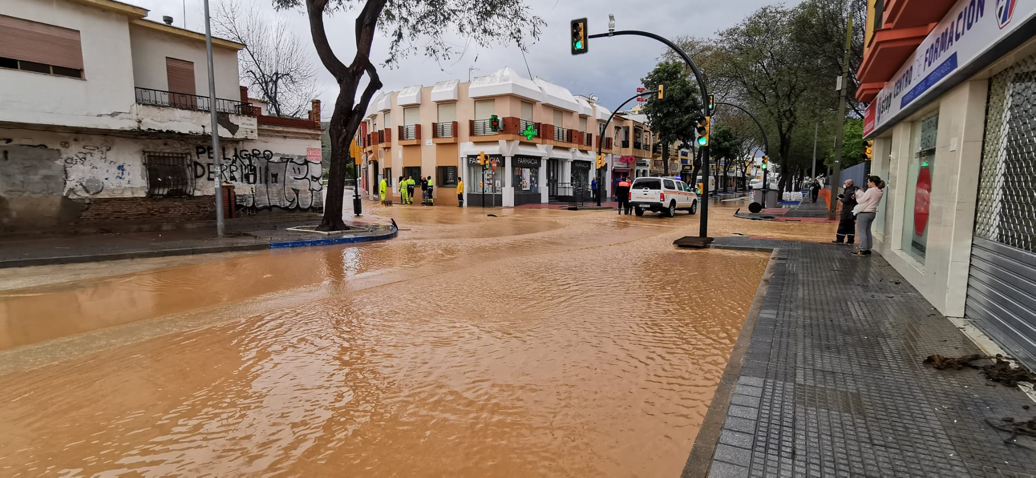 Bomberos y Protección Civil intervienen por pequeñas inundaciones en Campanillas