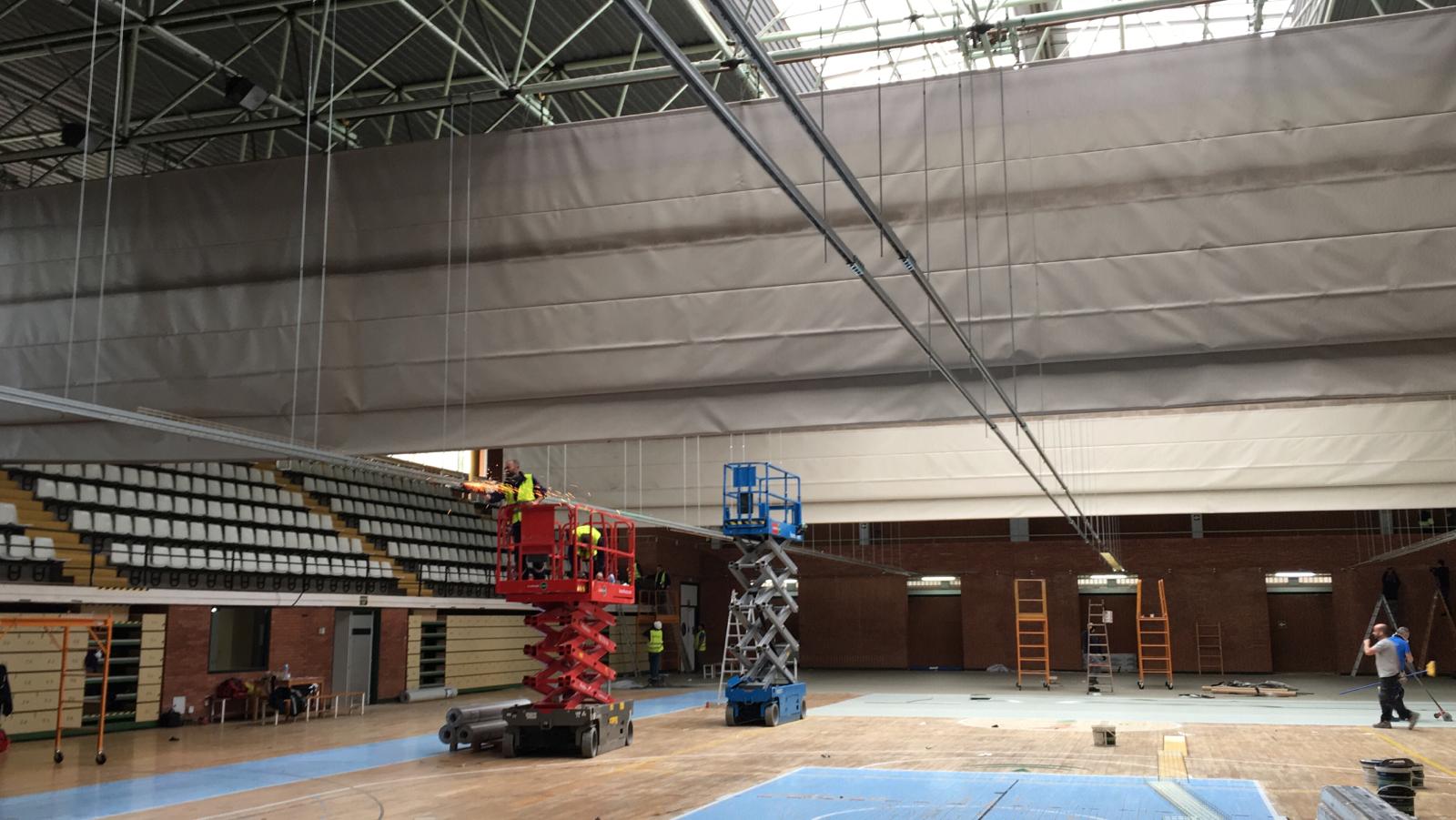 El acondicionamiento de la Ciudad Deportiva de Carranque como hospital de campaña va a buen ritmo. Imagen del interior de Carranque