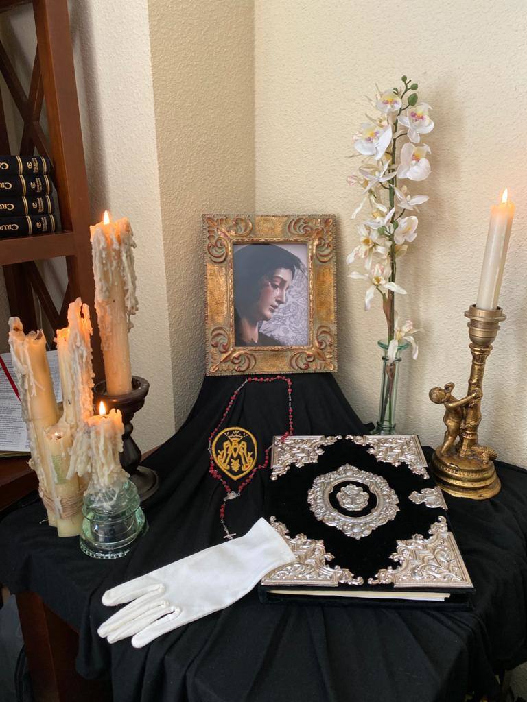 Evaristo García, es de La Roda de Andalucía y es hermano de la Cofradía del Sto. Entierro de Cristo y María Stma. Virgen de los Dolores Coronada