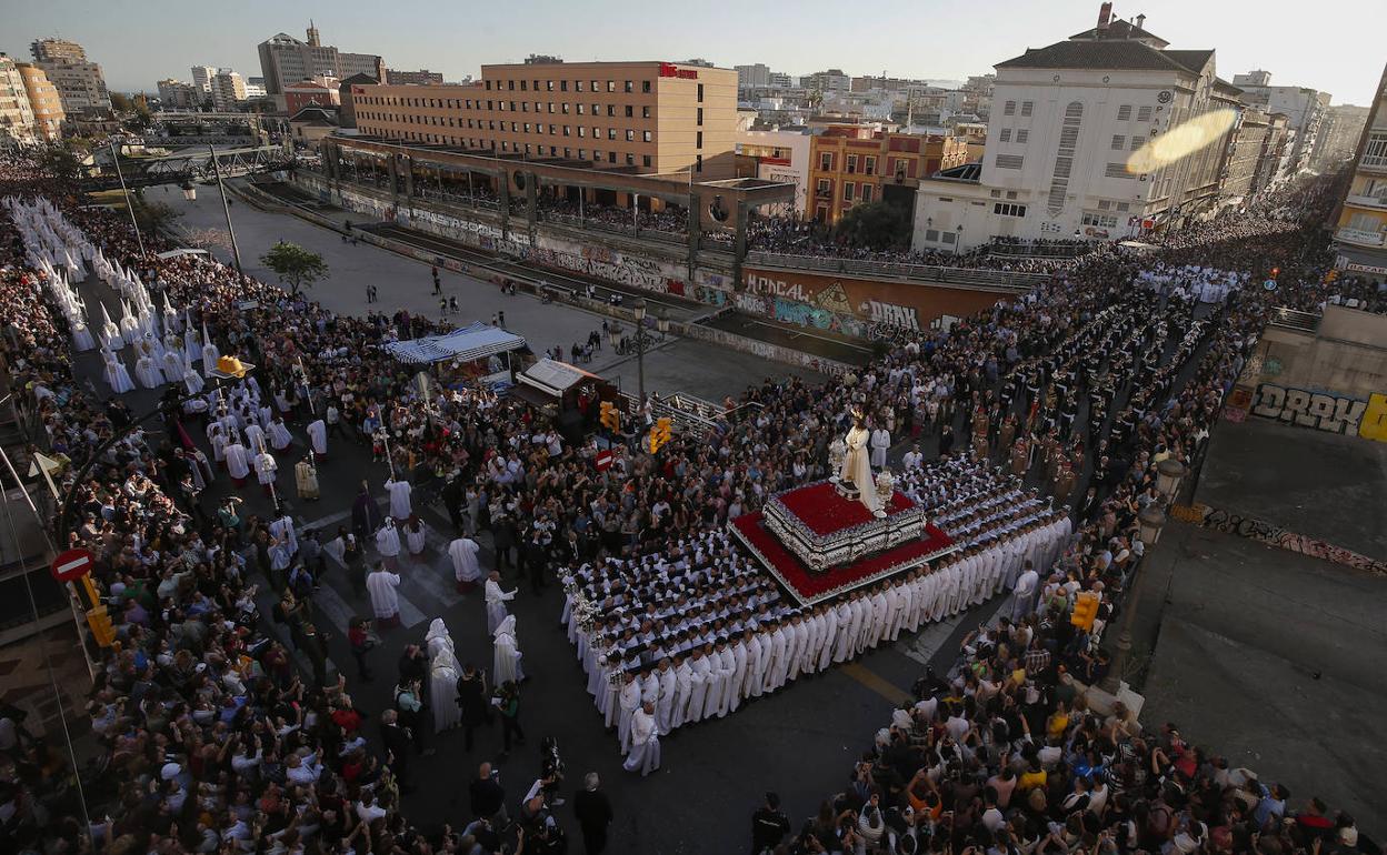 Nuestro Padre Jesús Cautivo, en el puente de la Aurora. 