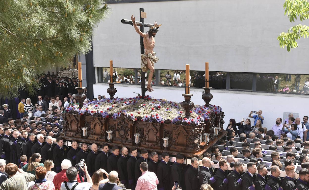 Salida del Cristo de la Crucifixión. 