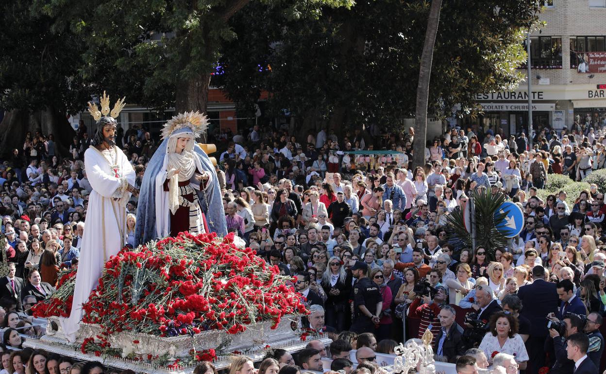 Jesús Cautivo y la Virgen de la Trinidad, el pasado año, llegando al Hospital Civil.