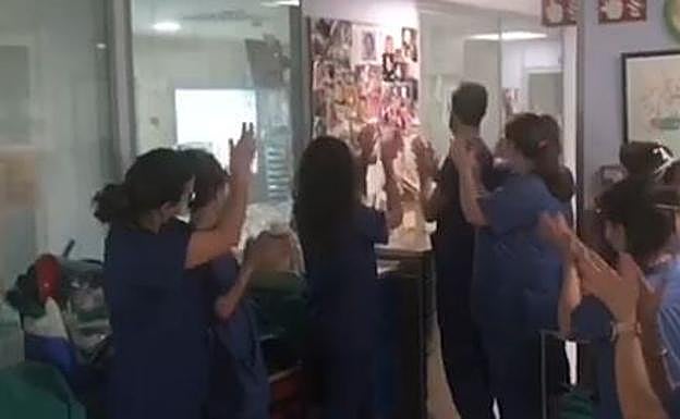 Extuban a un bebé de solo cuatro meses con coronavirus en el Materno Infantil