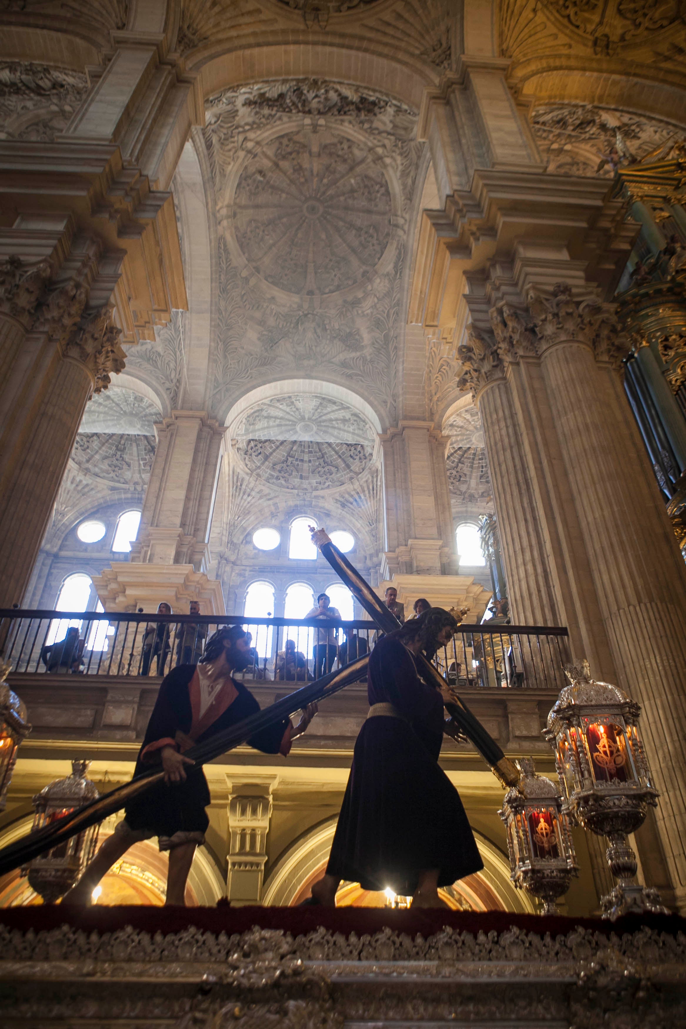 Estación de penitencia de Pasión en la Catedral en 2018. 