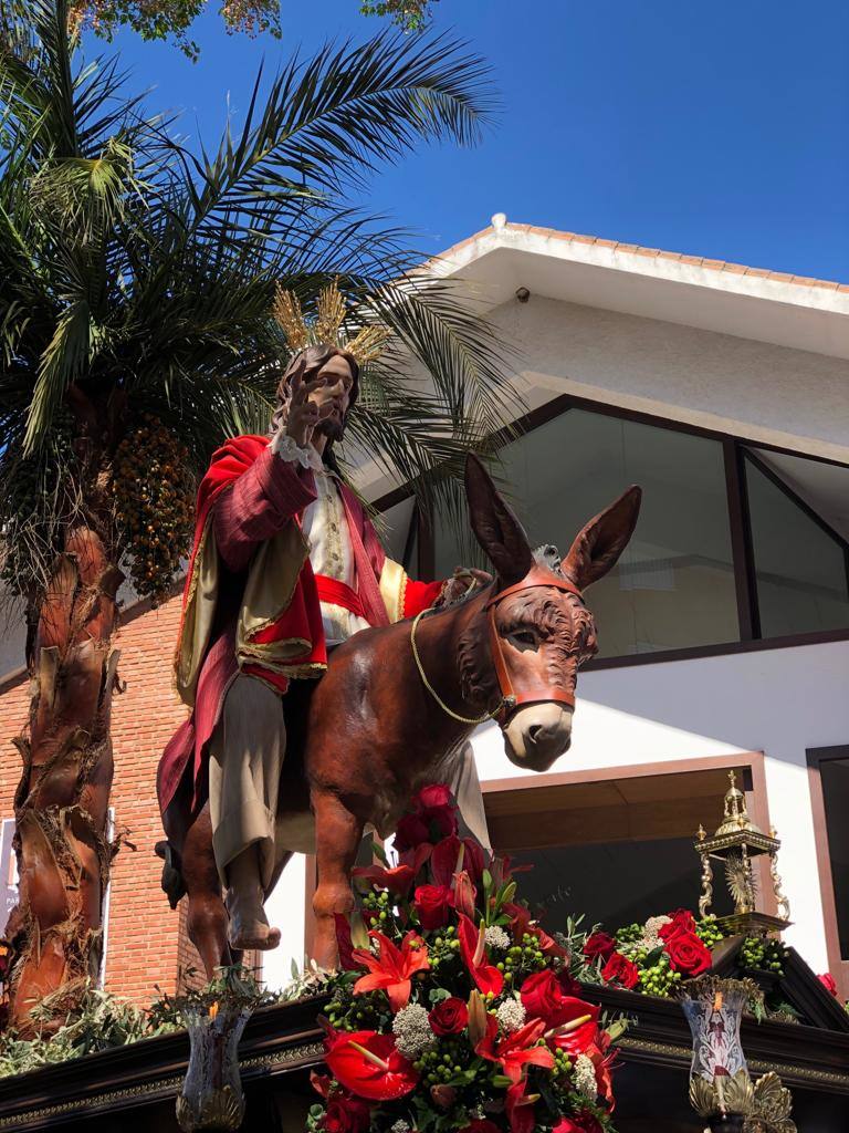 DOMINGO DE RAMOS. Fuengirola: La ilusión ya está preparada para 2021. La Real, Muy Ilustre, Piadosa y Antigua Hermandad Sacramental y Cofradía de Nazarenos de Nuestro Padre Jesús en su Entrada Triunfal a Jerusalén de Fuengirola saldrá el año que viene con más ganas que nunca.