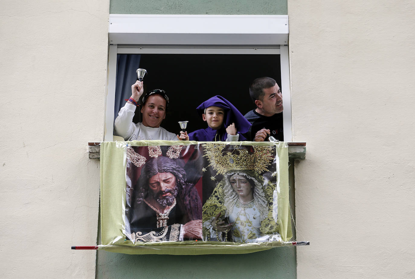 Los vecinos de Nueva Málaga homenajean a Nueva Esperanza.. 