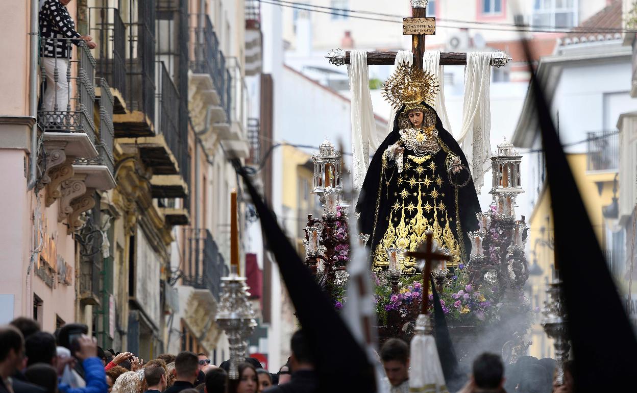 Nuestra Señora de los Dolores en su Amparo y Misericordia, camino del recorrido oficial.