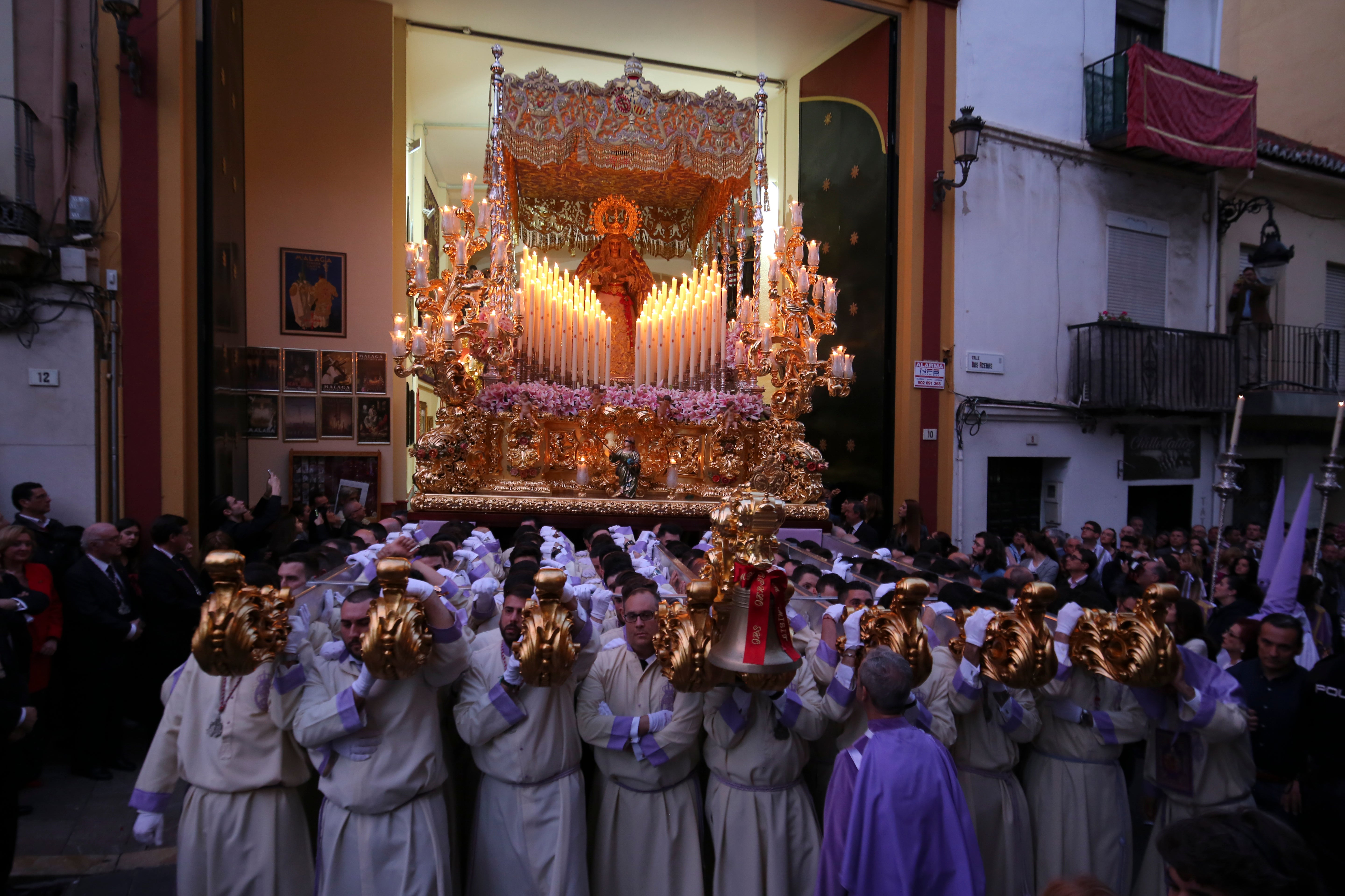 El Cristo de la Sangre y María Santísima de Consolación y Lágrimas por las calles de Málaga