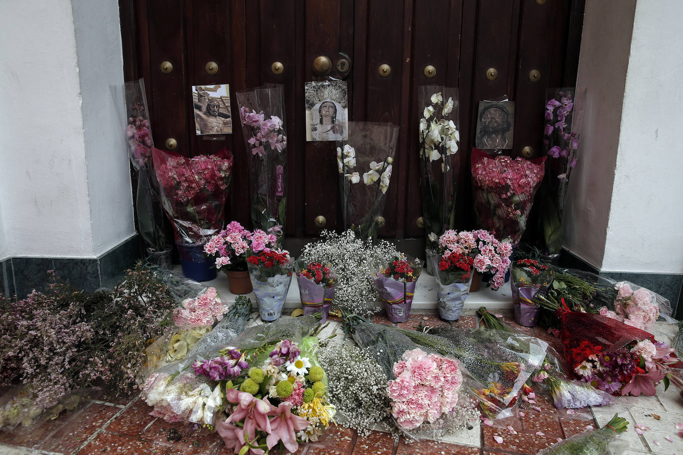 Alrededores de la casa-hermandad de Zamarrilla en este Jueves Santo.