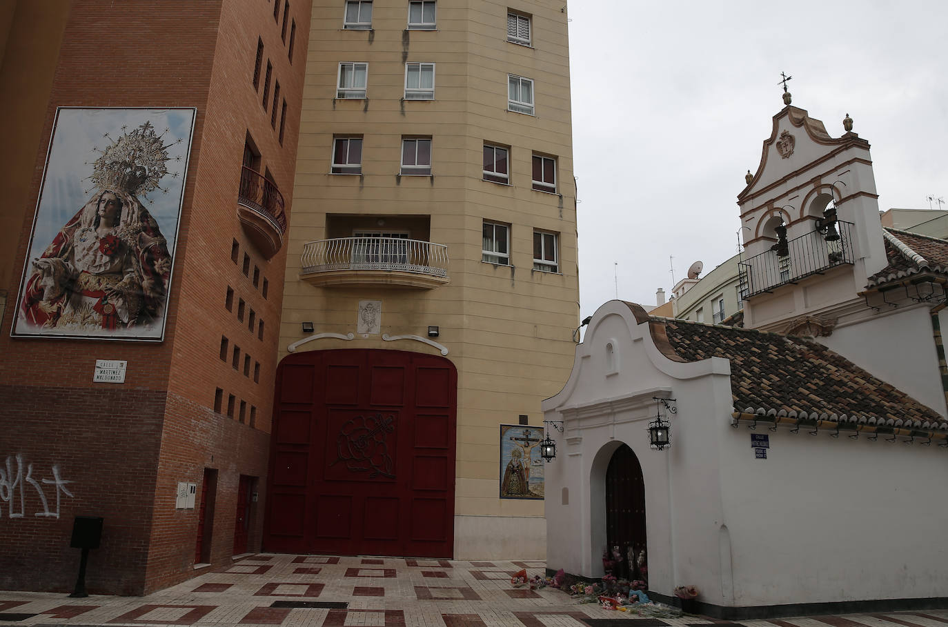 Alrededores de la casa-hermandad de Zamarrilla en este Jueves Santo.