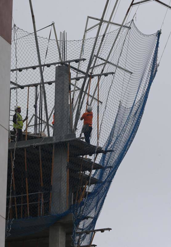 La construcción vuelve a arrancar motores hoy en la provincia de Málaga con sus más de 50.000 trabajadores después de casi dos semanas de parón forzado por el coronavirus