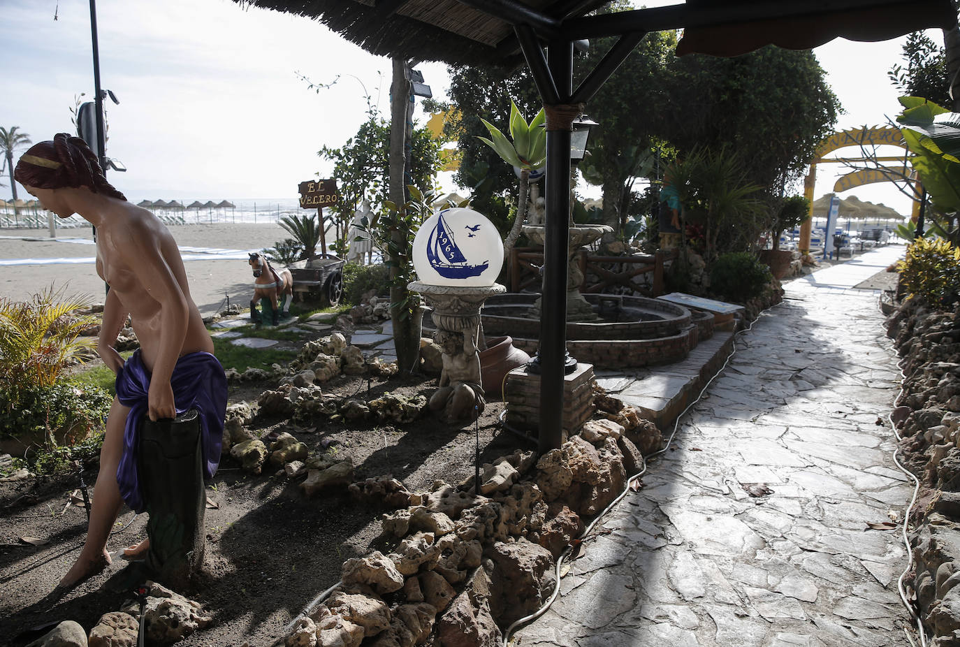 El estado de alarma deja estampas inéditas. Playa de Torremolinos.