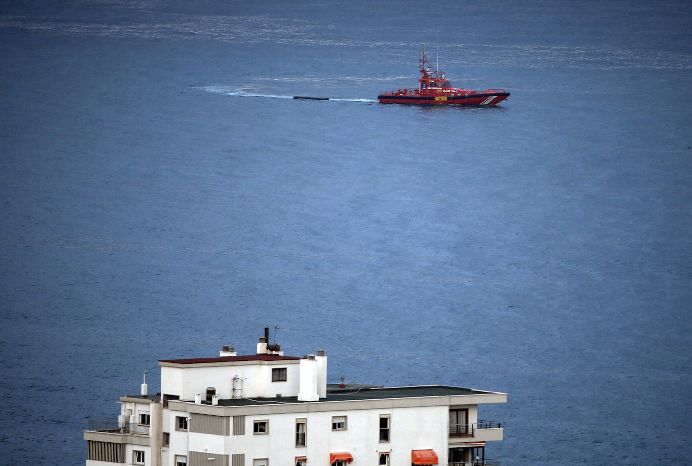 El estado de alarma deja estampas inéditas. Imagen de un vehículo de Salvamento Marítimo.