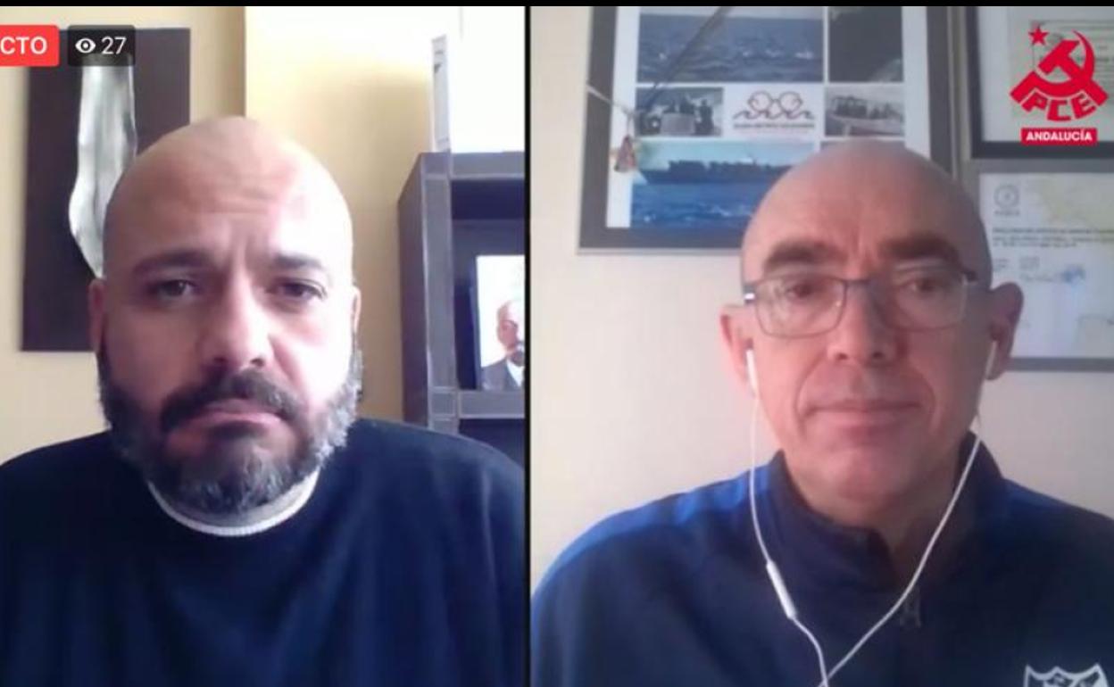 A la derecha, Eduardo Zorrilla, entrevistado en Facebook por José Antonio Carmona, que le transmitía preguntas de los periodistas de la ciudad al portavoz de Adelante Málaga.