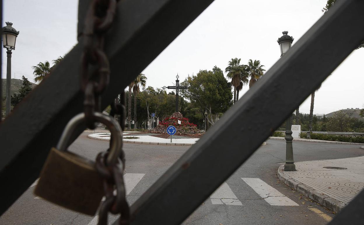 Los cementerios están cerrados para las visitas. 