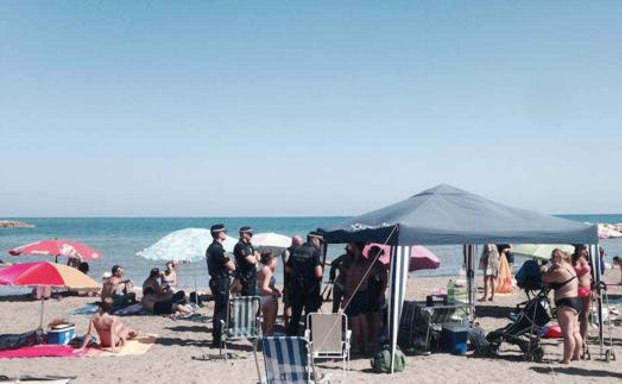 Agentes en la que sucedieron los hechos, en verano de 2016.