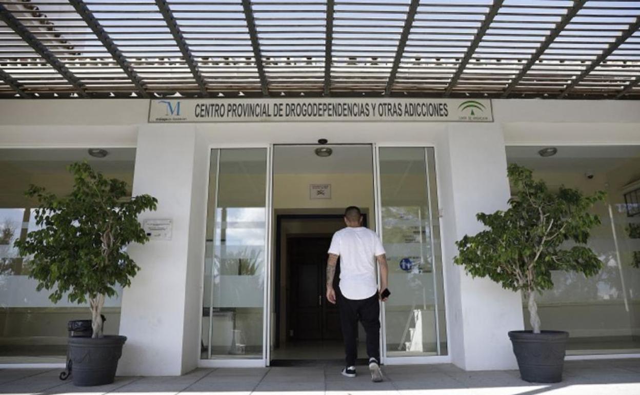 La entrada al Centro Provincial de Drogodependencias en Málaga. 