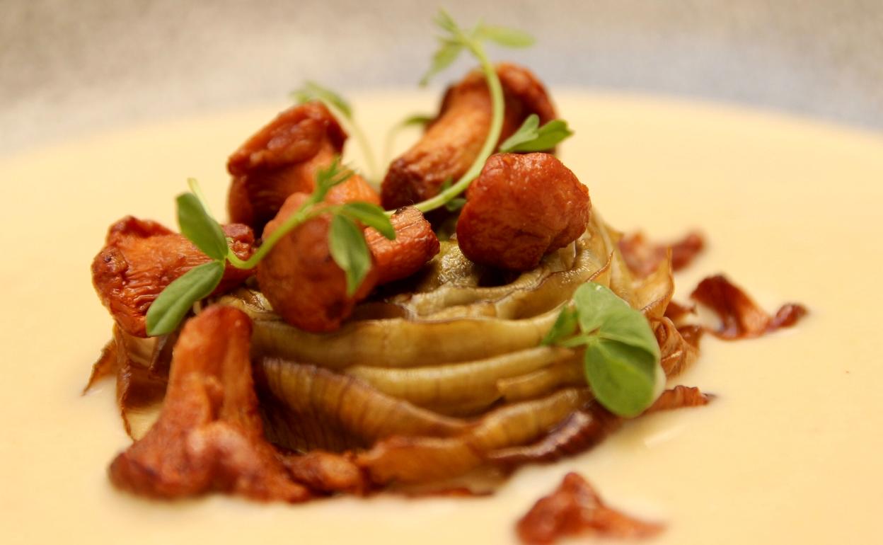 Receta de flor de alcachofa, foie y chantarela