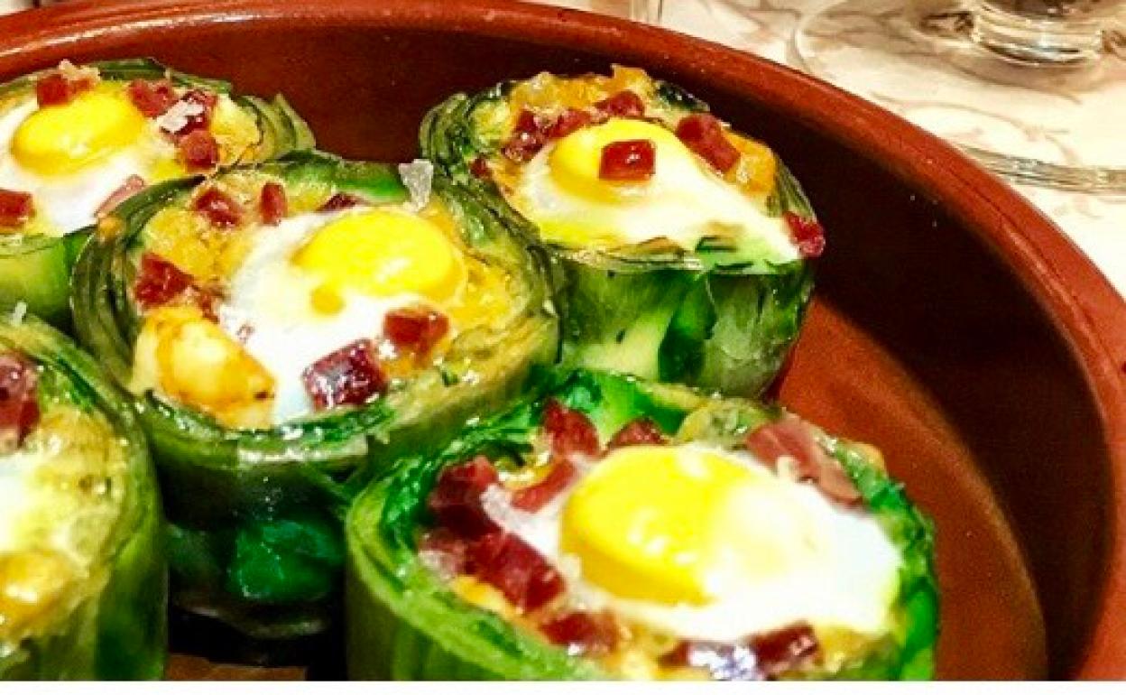 Receta de alcachofas, langostinos, jamón y huevo