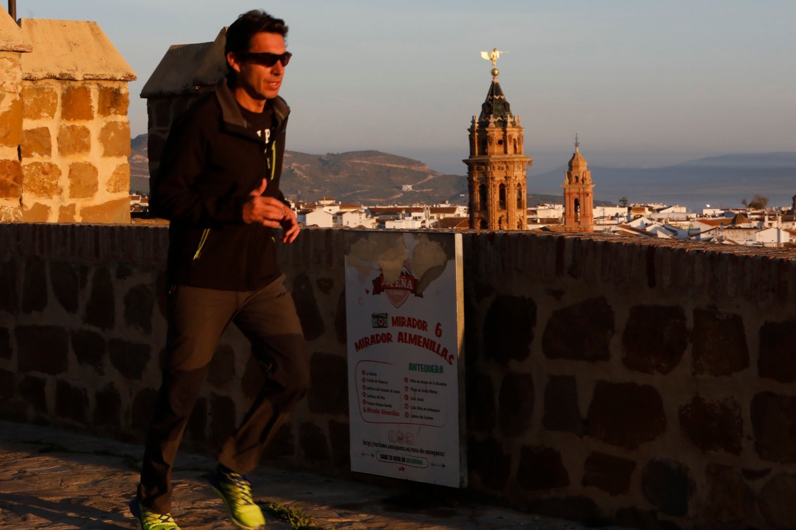 Desde las 7 de la mañana, han recorrido las zonas con mejores vistas del municipio.