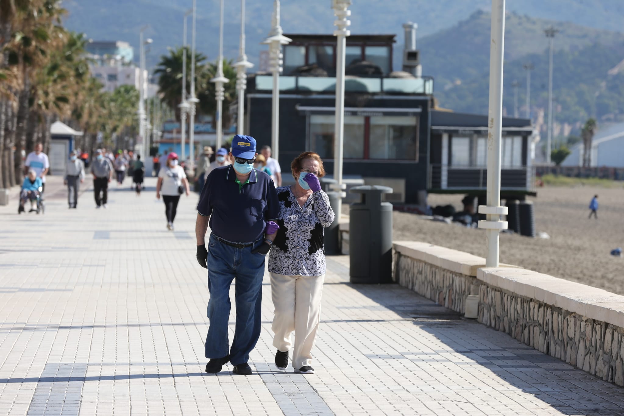 El inicio del desconfinamiento deja imágenes que no se veían en las calles desde hacía al menos 48 días