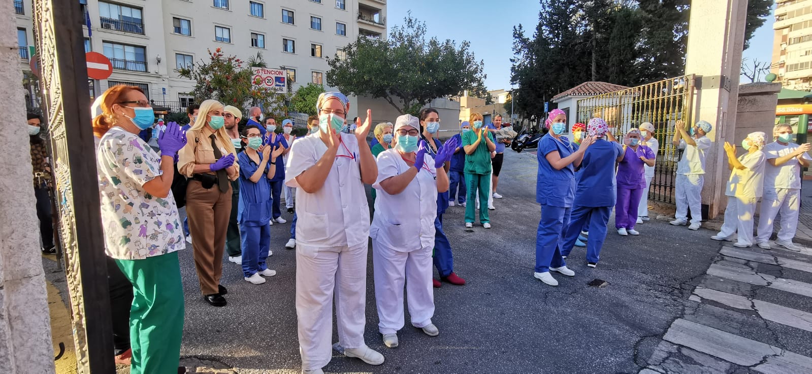 El inicio del desconfinamiento deja imágenes que no se veían en las calles desde hacía al menos 48 días