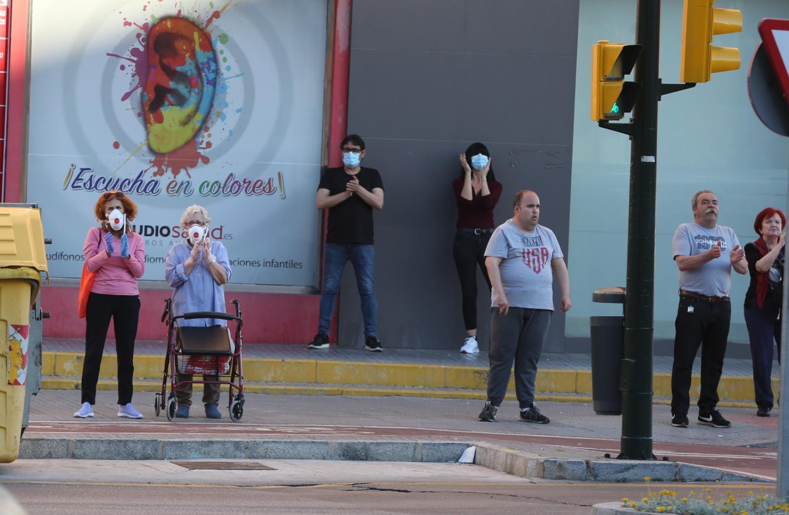 El inicio del desconfinamiento deja imágenes que no se veían en las calles desde hacía al menos 48 días