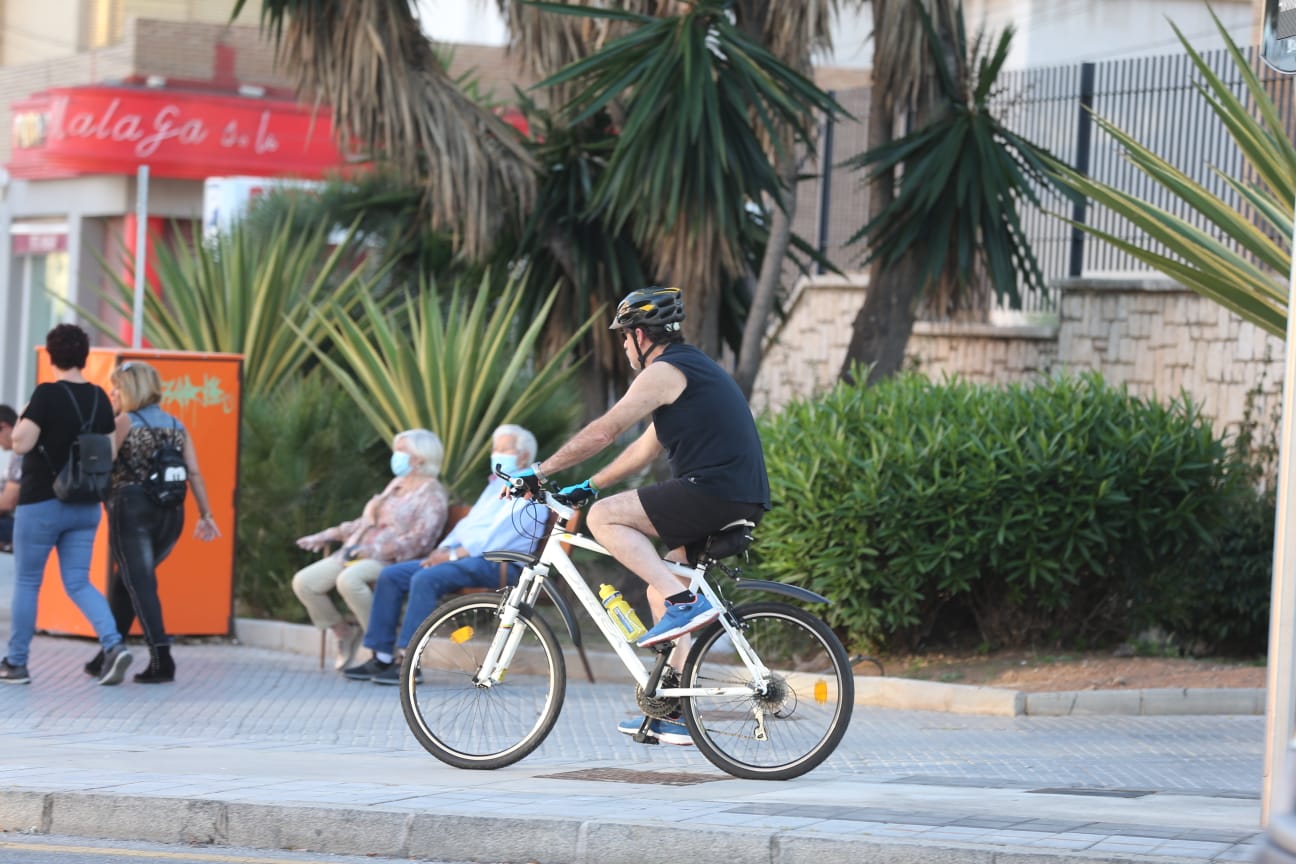 El inicio del desconfinamiento deja imágenes que no se veían en las calles desde hacía al menos 48 días