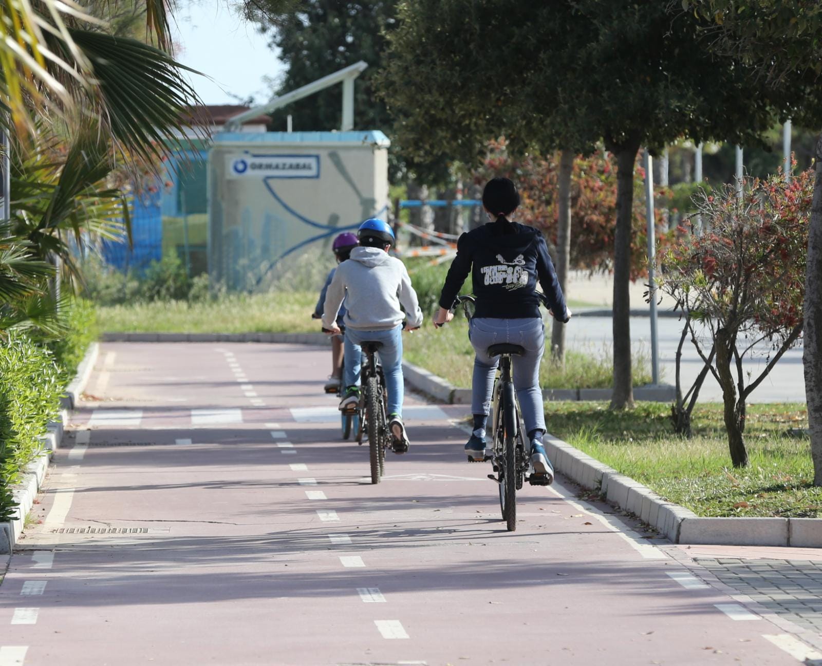 El inicio del desconfinamiento deja imágenes que no se veían en las calles desde hacía al menos 48 días