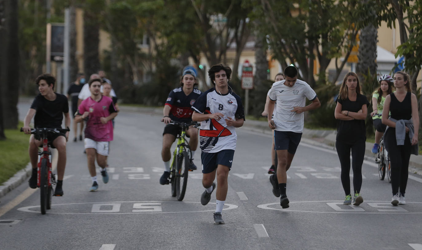 El inicio del desconfinamiento deja imágenes que no se veían en las calles desde hacía al menos 48 días
