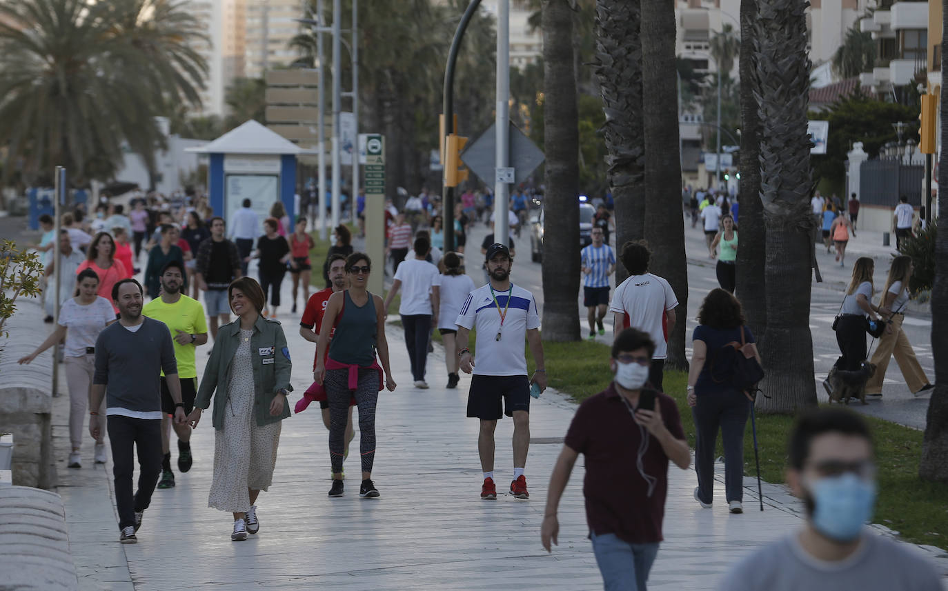 El inicio del desconfinamiento deja imágenes que no se veían en las calles desde hacía al menos 48 días