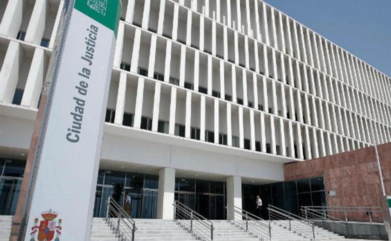 La Justicia también se pone mascarilla
