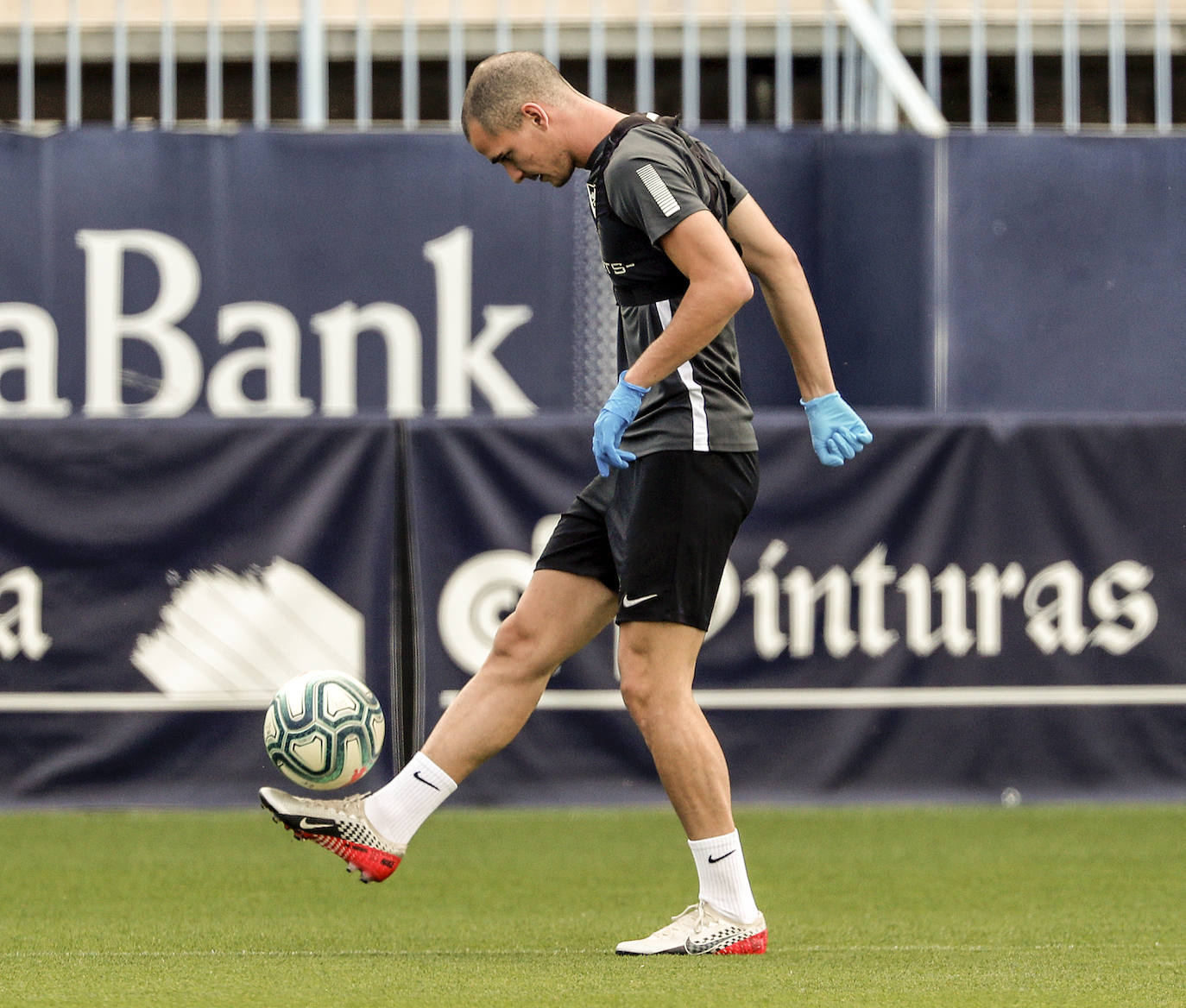 El Málaga comienza esta sábado los entrenamientos individuales entre La Rosaleda y el Anexo tras conocer ayer los resultados de los test