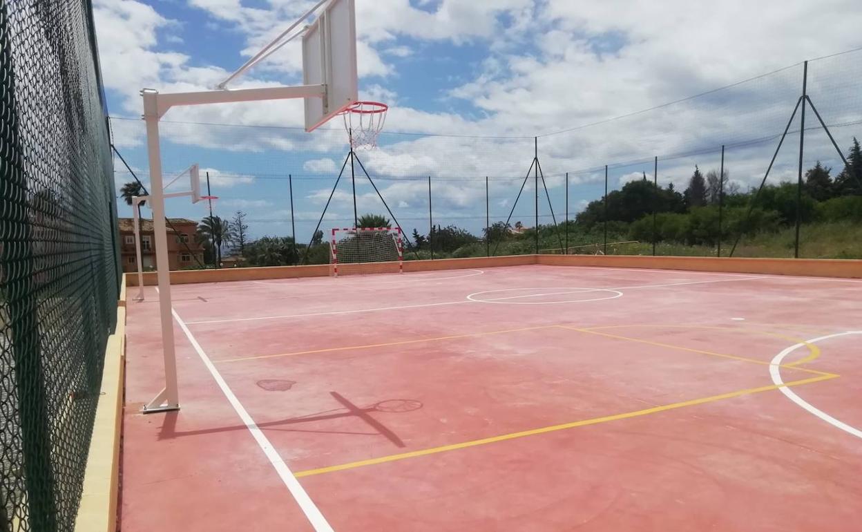Nuevas pista polideportiva en la urbanización Galera