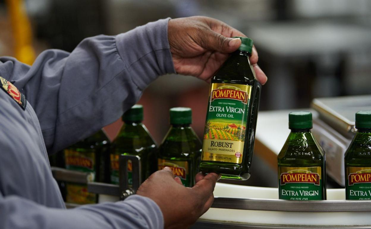 Marca de aceite de oliva de la filial de Dcoop en los Estados Unidos. 