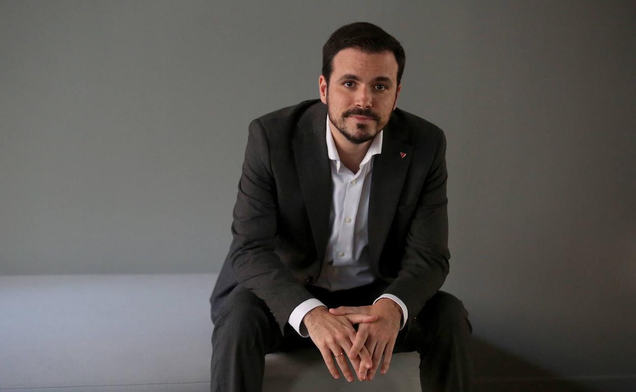 Alberto Garzón admite que el Ejecutivo de coalición es «una experiencia nueva que entraña dificultades». 