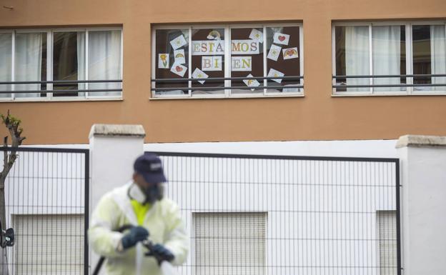 Centro de San Juan de Aznalfarache donde murieron 24 ancianos por coronavirus.