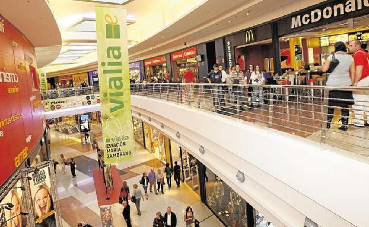 Imagen de archivo de un centro comercial de la capital.