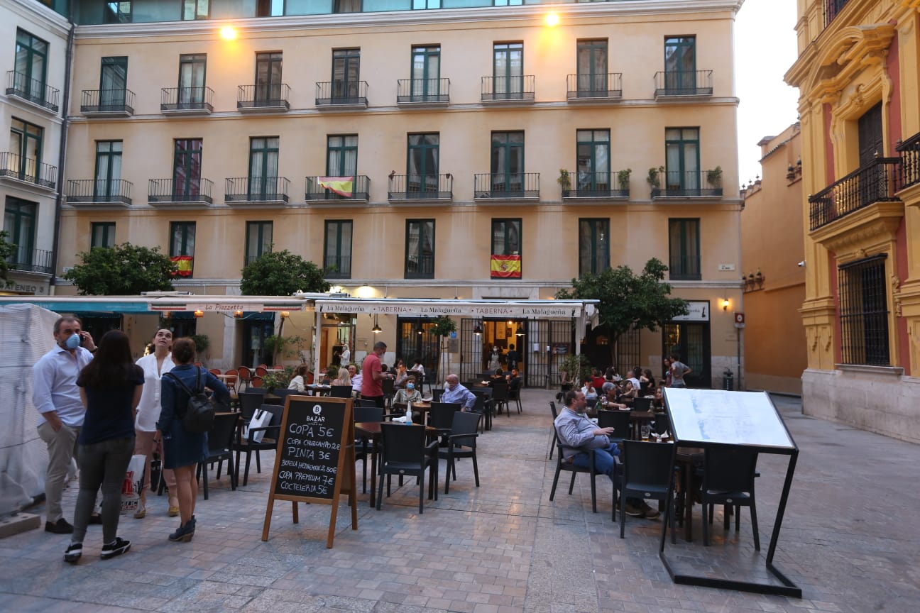 La vuelta a los bares y terrazas revela una nueva forma de vivir la noche en Málaga