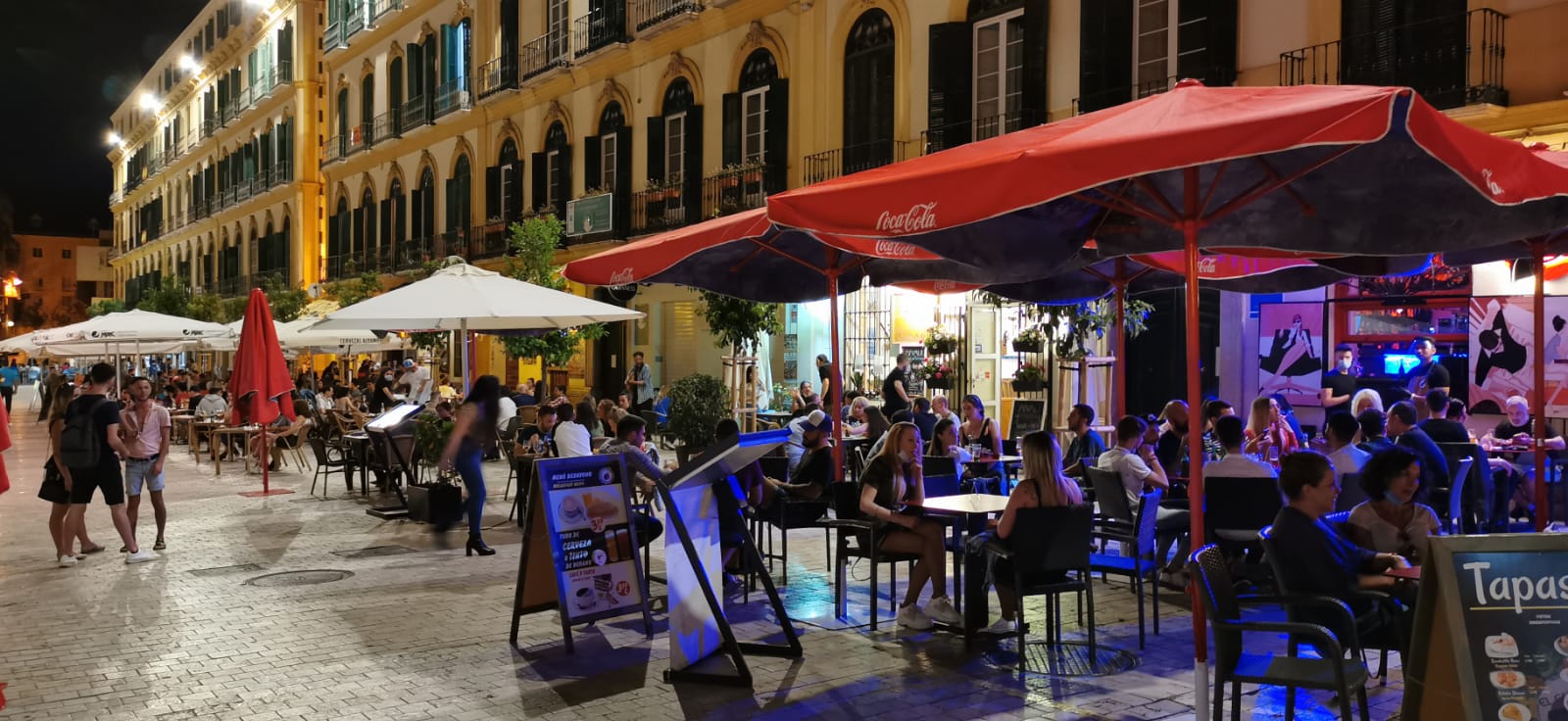 La vuelta a los bares y terrazas revela una nueva forma de vivir la noche en Málaga