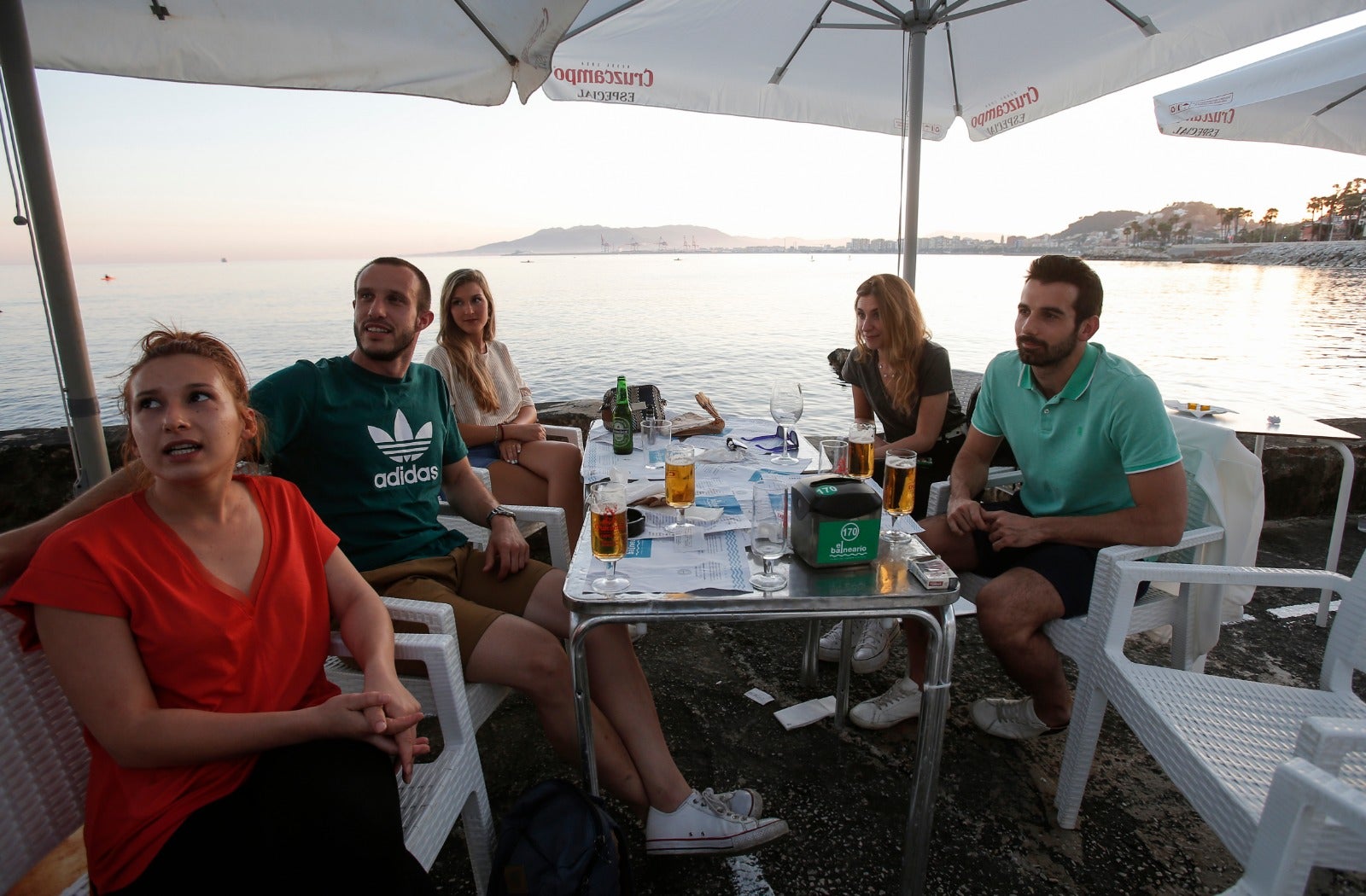 La vuelta a los bares y terrazas revela una nueva forma de vivir la noche en Málaga