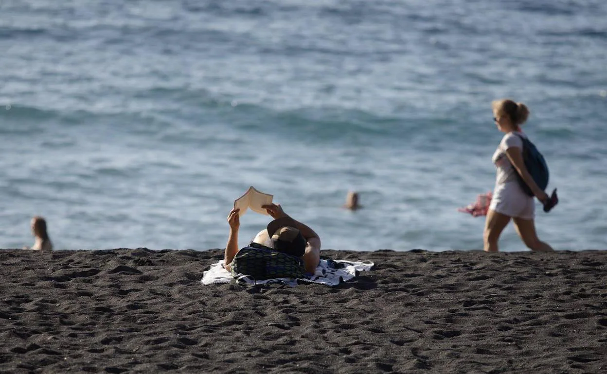 La Junta desplegará a 902 vigilantes de playa en Málaga