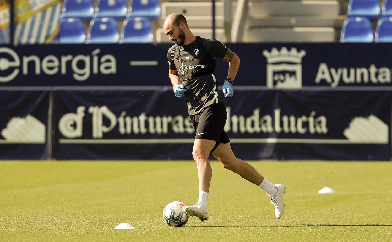 Mikel Villanueva, durante la primera semana de entrenamientos en el Málaga tras la irrupción del coronavirus.