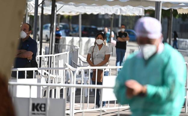 Carpa para las pruebas de coronavirus en Torrejón de Ardoz.