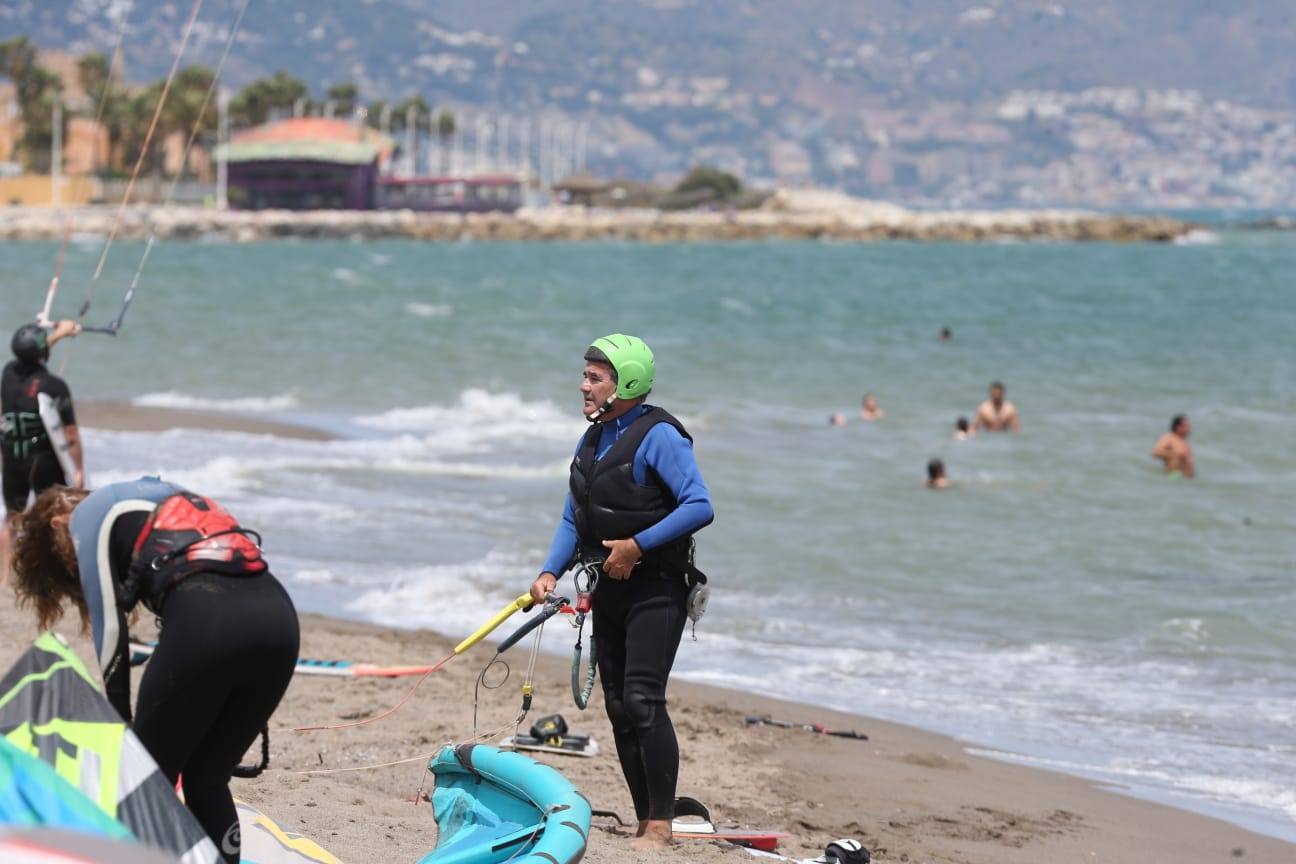 Los aficionados a los deportes de viento también han aprovechado este sábado. 