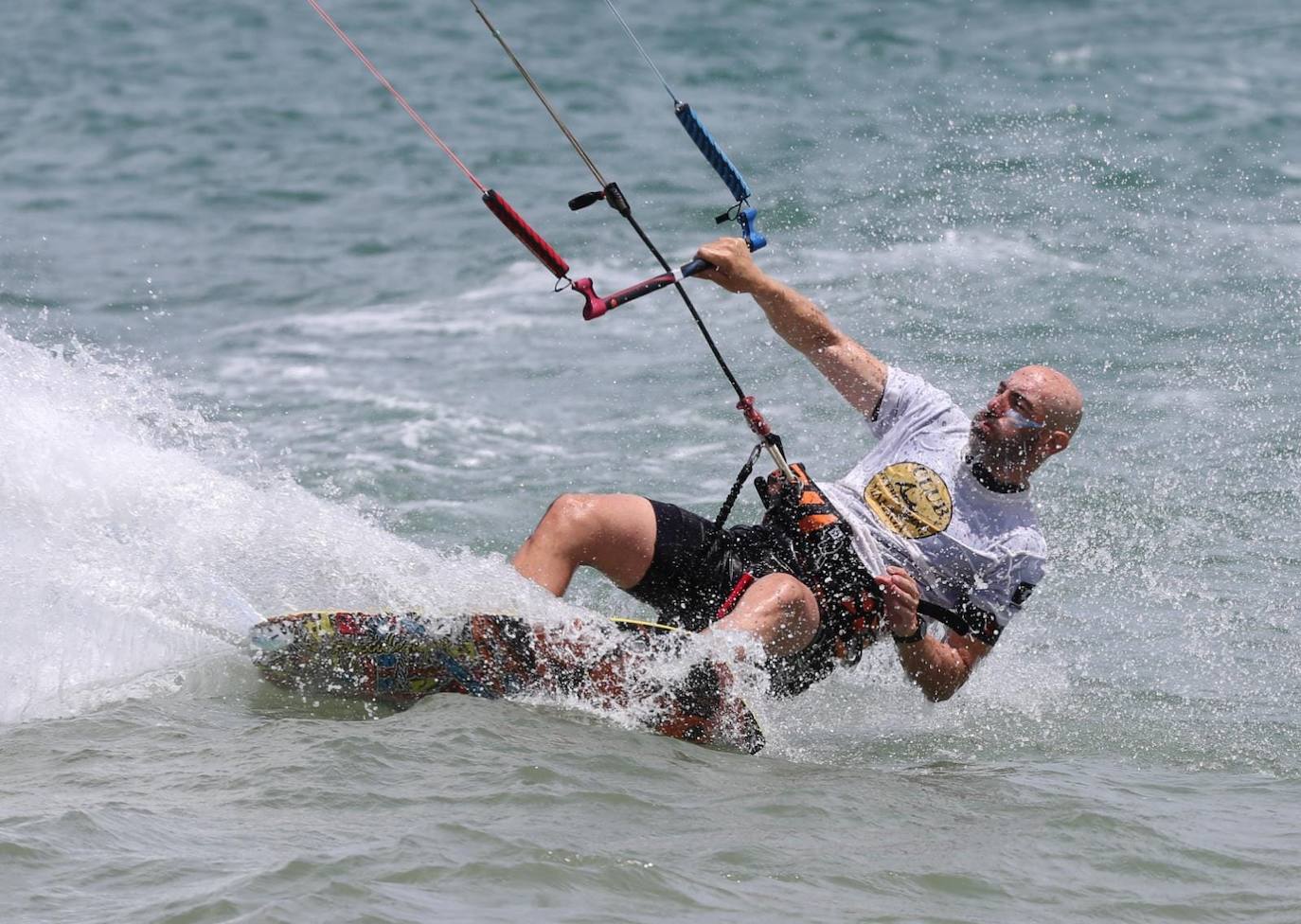 Los aficionados a los deportes de viento también han aprovechado este sábado. 