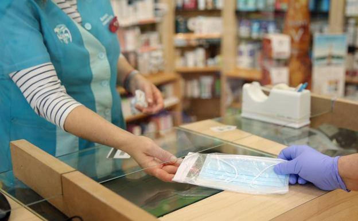 El Gobierno aprueba las multas de 100 euros por no llevar mascarilla cuando no se pueda mantener la distancia de seguridad